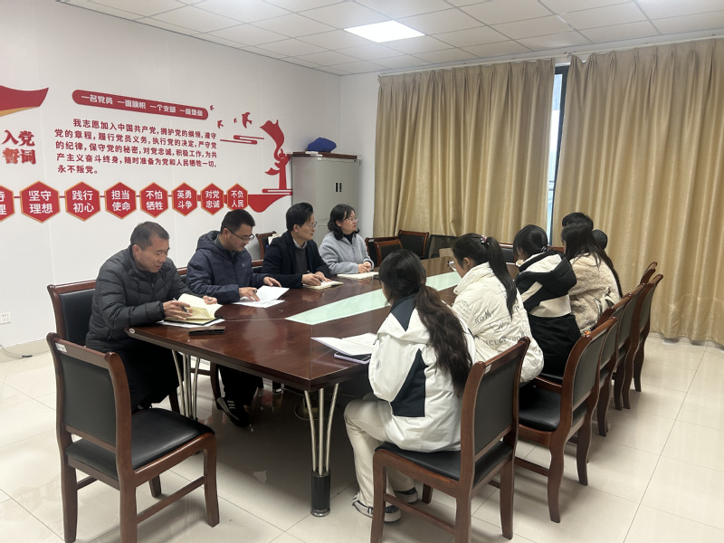 理学院开展新学期社团工作会议